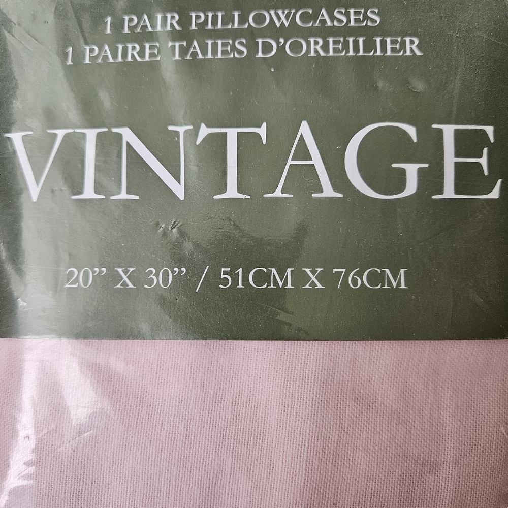 Vintage Set Of 2 Soft Pink Pillow Cases 20" X 30" (51 cm X 76 cm)